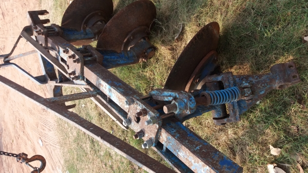 หางสี่กระทู้สามใส่รถไถฟอร์ด