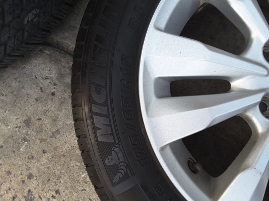 ล้อ honda ขอบ 15 4รู 100 พร้อมยาง ชุดล่ะ 5500