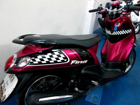fino เกร์แยก สีชมพูดำ รุ่นคาร์บู เครื่องเดิมๆ สภาพกลางๆ สีสวยไม่เคยล้ม ค่าตัวไม่แพง แถม 3 ราการ 17900