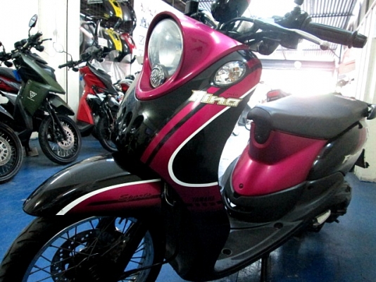 fino เกร์แยก สีชมพูดำ รุ่นคาร์บู เครื่องเดิมๆ สภาพกลางๆ สีสวยไม่เคยล้ม ค่าตัวไม่แพง แถม 3 ราการ 17900