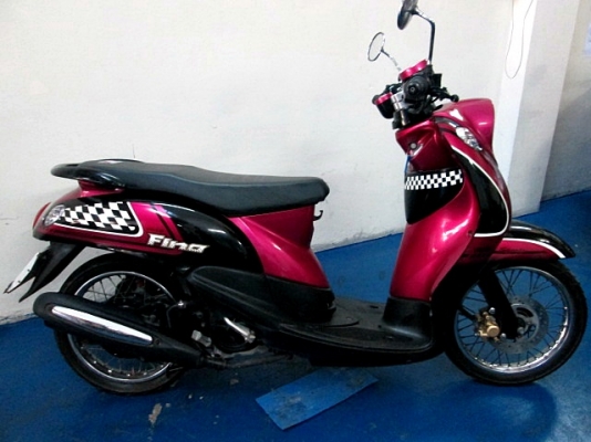 fino เกร์แยก สีชมพูดำ รุ่นคาร์บู เครื่องเดิมๆ สภาพกลางๆ สีสวยไม่เคยล้ม ค่าตัวไม่แพง แถม 3 ราการ 17900