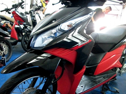 CLICK 110i สีดำแดง ลายสตีท รถบ้านมีเล่มพร้อมโอน รถเครื่องดีประหยัดนํ้ามัน  ฟรีโอนแถม 4 รายการ 19900