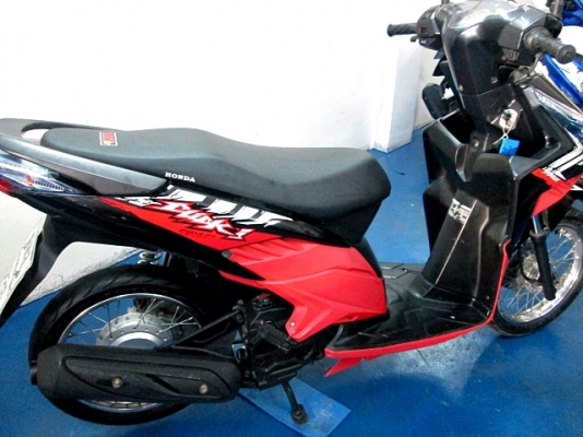 CLICK 110i สีดำแดง ลายสตีท รถบ้านมีเล่มพร้อมโอน รถเครื่องดีประหยัดนํ้ามัน  ฟรีโอนแถม 4 รายการ 19900