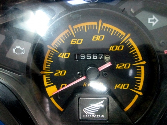 CLICK 110i สีดำแดง ลายสตีท รถบ้านมีเล่มพร้อมโอน รถเครื่องดีประหยัดนํ้ามัน  ฟรีโอนแถม 4 รายการ 19900