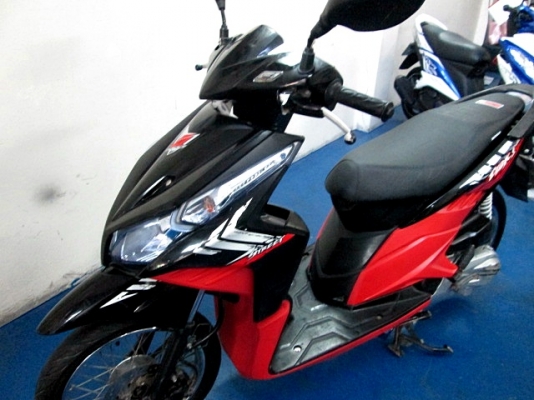 CLICK 110i สีดำแดง ลายสตีท รถบ้านมีเล่มพร้อมโอน รถเครื่องดีประหยัดนํ้ามัน  ฟรีโอนแถม 4 รายการ 19900