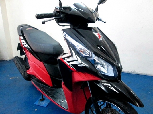 CLICK 110i สีดำแดง ลายสตีท รถบ้านมีเล่มพร้อมโอน รถเครื่องดีประหยัดนํ้ามัน  ฟรีโอนแถม 4 รายการ 19900