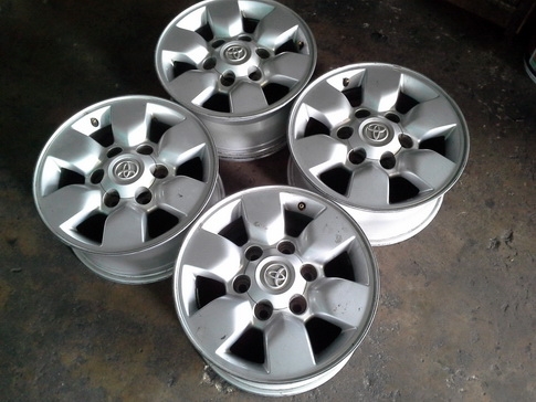 ล้อ Vigo 4WD 6/139 ขอบ15* สภาพดี 1ชุด + นอตแท้24ตัว