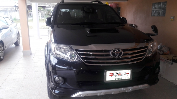 ฟอร์จูนเนอร์ 3.0 D4D VN Turbo Fulltime4WD ปี 2011 ยางใหม่ ไมล์น้อย