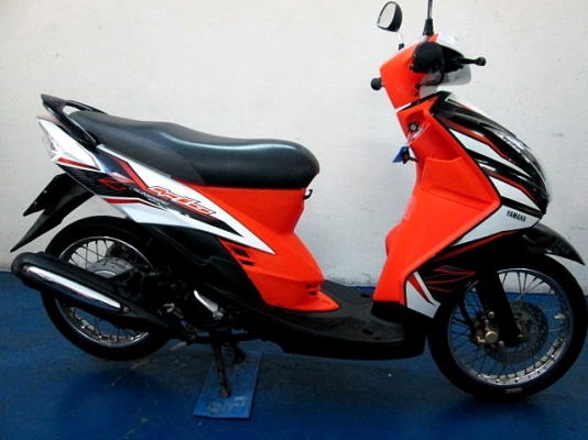 mio z 115 cc. สีส้มขาว รถเดือน กันยายน ปี54 ไมล์ 12xxx โล โปรโมชั่น แถม 3 รายการ 19900