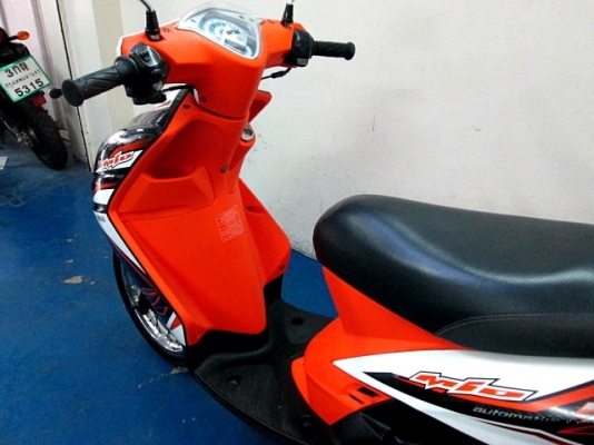 mio z 115 cc. สีส้มขาว รถเดือน กันยายน ปี54 ไมล์ 12xxx โล โปรโมชั่น แถม 3 รายการ 19900