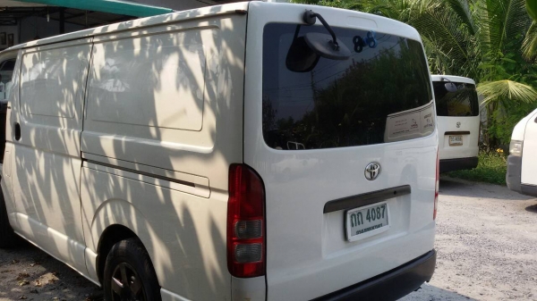 Toyota Hiace ตู้ทึบพร้อมใช้ Toyota Hiace ตู้ทึบพร้อมใช้