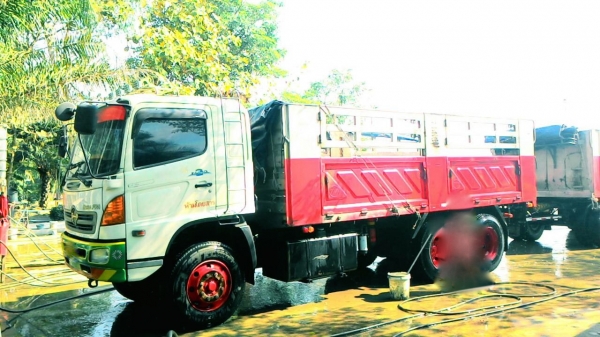 รถฮีโน่ 10 ล้อดั้ม  320 แรงม้า. ปี 52.  ( ขาย แม่,ลูก. ) , ( มี ขาย 10 พ่วง. )     สนใจติดต่อ  081 - 6079515