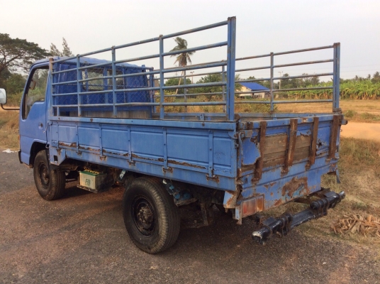 ISUZU 4 ล้อ เครื่องดีชัชชสวย หัวไม่ผุ ขาย 110,000 บาท ช่างเหน่ง 089-5367218