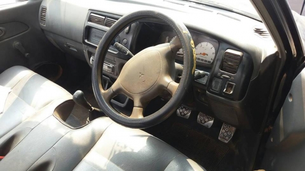 ขาย สตาด้า 2500cc สวยเดิมบางปี2004 ขาย 99000สนใจโทร 0805669540 - 0866668500