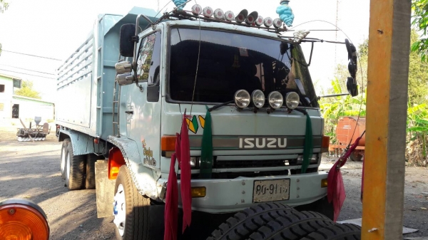 สิบล้อ อีซูชุ FXZ32 NFY 240นางฟ้า ดั้ม 2เพาใหญ่ สภาพดีสวยเดิมพร้อมใช้  ทะเบียนพร้อมโอน