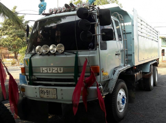 สิบล้อ อีซูชุ FXZ32 NFY 240นางฟ้า ดั้ม 2เพาใหญ่ สภาพดีสวยเดิมพร้อมใช้  ทะเบียนพร้อมโอน