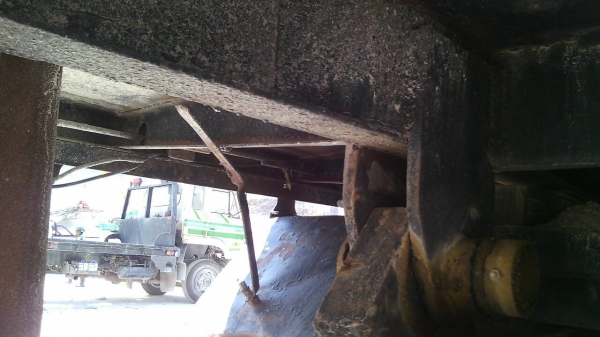 รถมิตซู 10 ล้อดั้ม FN516  เปลื่ยนเครื่อง 185 แรงม้า.   สนใจติดต่อ  081 - 6079515