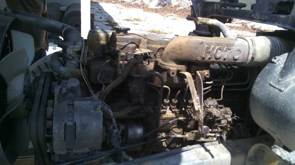 รถมิตซู 10 ล้อดั้ม FN516  เปลื่ยนเครื่อง 185 แรงม้า.   สนใจติดต่อ  081 - 6079515