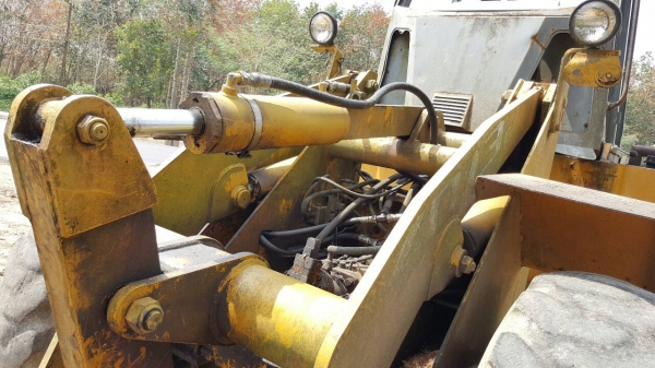 ขายรถตักล้อยาง JCB เลี้ยวเอวอ่อน ตักใส่รถ 10 ล้อถึงรถลานปาล์ม ราคา 200000