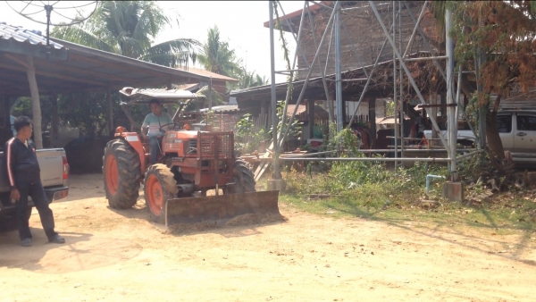 ขายรถไถ KUBOTA M5000 เครื่องดี สภาพสวยเดิมๆ ( ราคา 278,000 บาท ) (มีภาพวีดีโอ) พร้อมอุปกรณ์ 2 รายการ