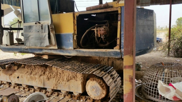 ขาย PC 200 - 3 ที่ขายเพราะชื้อรถใหม่มาแล้ว รถพร้อมใช้ ครับ รถผู้รับเหมา รายใหญ่ครับ(ราคาเท่า 60 )