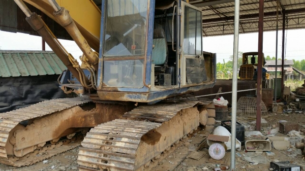 ขาย PC 200 - 3 ที่ขายเพราะชื้อรถใหม่มาแล้ว รถพร้อมใช้ ครับ รถผู้รับเหมา รายใหญ่ครับ(ราคาเท่า 60 )