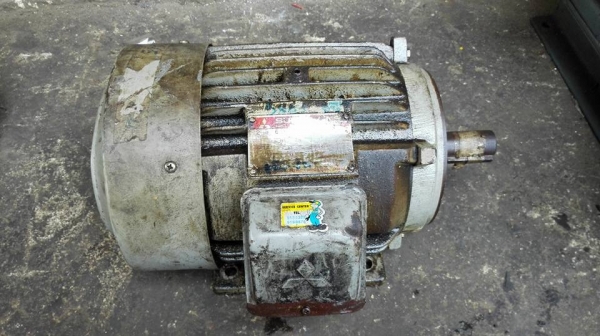 Sell>> มอเตอร์ Mitsubishi Japan 2 HP. 380V. 6 POLE. 940 RPM. TYPE SF-J รอบช้าตัวเจแปนรุ่นทน ยอดนิยมใช้ยาวๆสบายใจครับ.