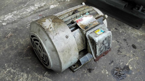 Sell>> มอเตอร์ Mitsubishi Japan 2 HP. 380V. 6 POLE. 940 RPM. TYPE SF-J รอบช้าตัวเจแปนรุ่นทน ยอดนิยมใช้ยาวๆสบายใจครับ.