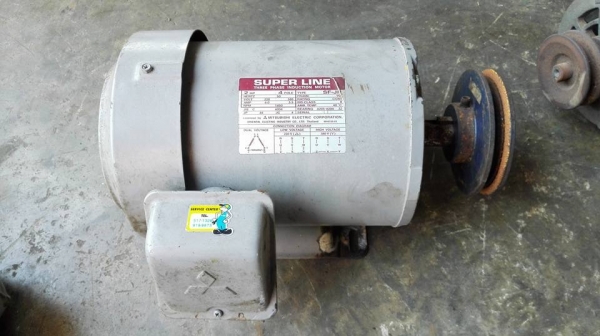Sell>> มอเตอร์ Mitsubishi 2 HP. 380V. 1450 RPM. Type SF-JR สภาพใหม่มากใช้งานมาน้อยวิ่งเงียบพร้อมใช้งาน.
