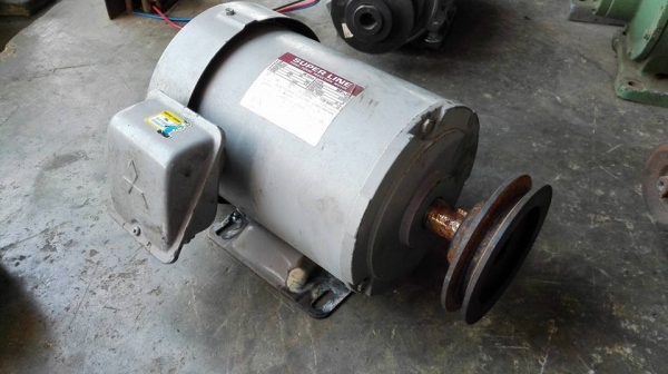 Sell>> มอเตอร์ Mitsubishi 2 HP. 380V. 1450 RPM. Type SF-JR สภาพใหม่มากใช้งานมาน้อยวิ่งเงียบพร้อมใช้งาน.