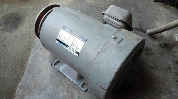 Sell>> มอเตอร์ Carrier 2 HP. 380V. 1440 RPM. สภาพใหม่ใช้งานมาน้อย วิ่งเงียบ พร้อมใช้.