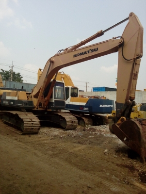 ขายรถเเมค์โครKomats-Pc220-#รถสวยพร้อมใช่งานเครื่องเดิมรถมาลองได้สนใจสอบถามได้ที่เจ๊อ้อยเเมคโครเบอร081-8021463-061-6582035