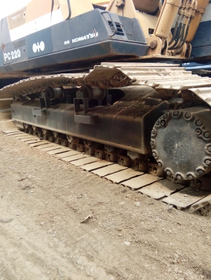 ขายรถเเมค์โครKomats-Pc220-#รถสวยพร้อมใช่งานเครื่องเดิมรถมาลองได้สนใจสอบถามได้ที่เจ๊อ้อยเเมคโครเบอร081-8021463-061-6582035