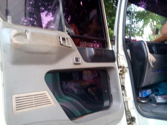 10อีโน่เพลาเดียว 195   แรงม้า  ประตู 3 บาน  (รถห้างแท้)   พร้อมใช้งาน เล่มพร้อม