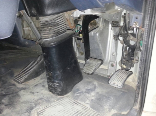 ขายรถบรรทุก 10 ล้อดัมพ์เพลาเดี่ยว HINO MEGA 220 แรงม้าปี 2551 ดัมพ์อู๋ซุ่นชัย ยางใหม่ ราคา 1350000