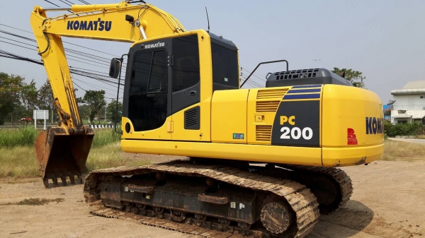 ขายด่วน KOMATSU PC200-8 M0 สภาพสวยค่ะ