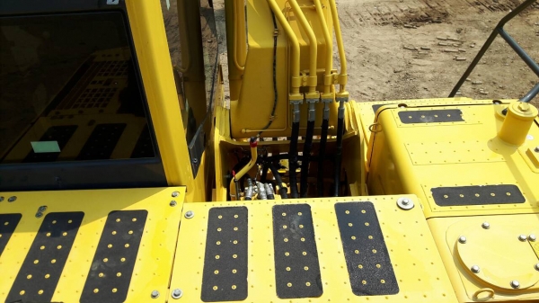 ขายด่วน KOMATSU PC200-8 M0 สภาพสวยค่ะ