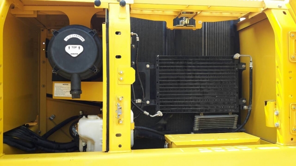 ขายด่วน KOMATSU PC200-8 M0 สภาพสวยค่ะ