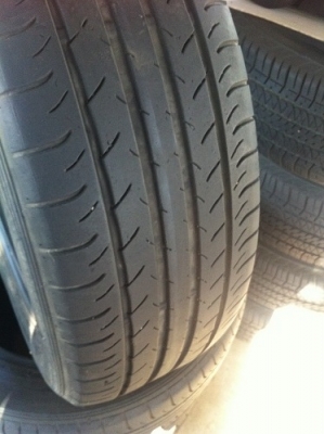 ขายยาง dunlop 225/60/18  ปี 13  1ชุด