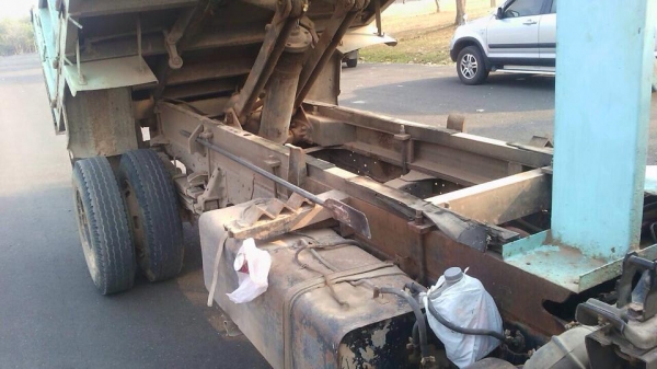 **280,000 บ.ต่อรอง/// 6ล้อดั้มดิน 5คิว ISUZU NKR-110 หัวการ์ตูน ห้างแท้ปี39 เครื่อง/เกียร์/ช่วงล่าง เดิม กระบะ3.70ม.ยิงหน้า ตามสภาพ เล่มทะเบียน ภาษีเต็ม **ขาย ISUZU NKR หัวการ์ตูน 110 แรง 6ล้อดั้มดิน5คิว รถห้างแท้ ใช้งานอยู่ ตามสภาพ เล่มทะเบียน ภาษีไม่ขาด **280,000 บ.ต่อรอง/// 6ล้อดั้มดิน 5คิว ISUZU NKR-110 หัวการ์ตูน ห้างแท้ปี39 เครื่อง/เกียร์/ช่วงล่าง เดิม กระบะ3.70ม.ยิงหน้า ตามสภาพ เล่มทะเบียน ภาษีเต็ม **ขาย ISUZU NKR หัวการ์ตูน 110 แรง 6ล้อดั้มดิน5คิว รถห้างแท้ ใช้งานอยู่ ตามสภาพ เล่มทะเบียน ภาษีไม่ขาด