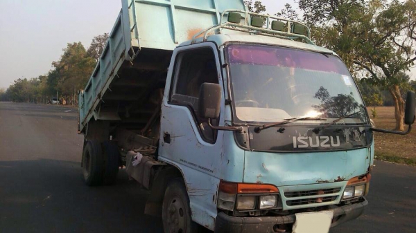 **280,000 บ.ต่อรอง/// 6ล้อดั้มดิน 5คิว ISUZU NKR-110 หัวการ์ตูน ห้างแท้ปี39 เครื่อง/เกียร์/ช่วงล่าง เดิม กระบะ3.70ม.ยิงหน้า ตามสภาพ เล่มทะเบียน ภาษีเต็ม **ขาย ISUZU NKR หัวการ์ตูน 110 แรง 6ล้อดั้มดิน5คิว รถห้างแท้ ใช้งานอยู่ ตามสภาพ เล่มทะเบียน ภาษีไม่ขาด **280,000 บ.ต่อรอง/// 6ล้อดั้มดิน 5คิว ISUZU NKR-110 หัวการ์ตูน ห้างแท้ปี39 เครื่อง/เกียร์/ช่วงล่าง เดิม กระบะ3.70ม.ยิงหน้า ตามสภาพ เล่มทะเบียน ภาษีเต็ม **ขาย ISUZU NKR หัวการ์ตูน 110 แรง 6ล้อดั้มดิน5คิว รถห้างแท้ ใช้งานอยู่ ตามสภาพ เล่มทะเบียน ภาษีไม่ขาด