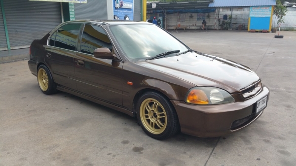 ขายซีวิคตาโต เครื่องVTEC1.6 เกียร์ออโต้ ติดแก๊ส ดิส4ล้อ รถสวยๆพร้อมใช้ จัดไฟแนนซ์ได้