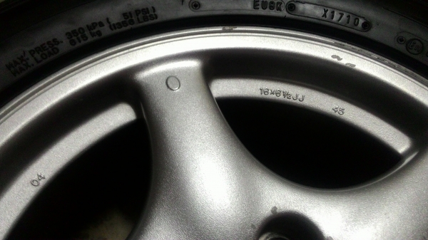 แม๊กยาง ดันรอป205-55-16 japan ขอบ16 5รู114 2500บาท