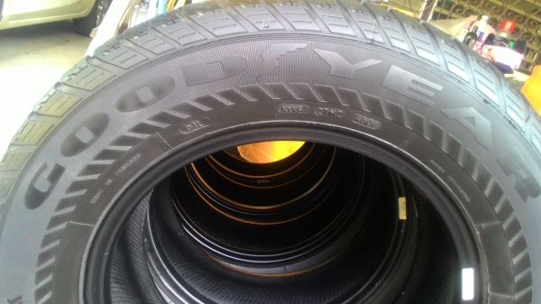 ยาง215-65-15 Goodyear ชุด5เส้น 2000บาท
