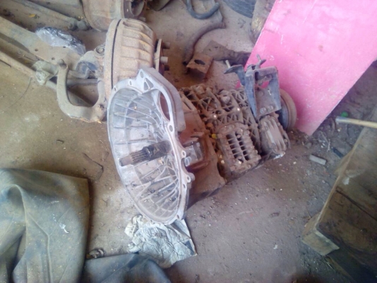 เกียร์ยกลงจากเครื่อง4HG1. ของเดิมติดรถNPRปี50