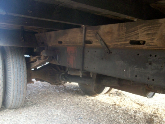 ขาย 6 ล้อ 115 แรง  ยาว 5 เมตร พร้อมใช้งาน พวงมาลัยเพาเวอร์