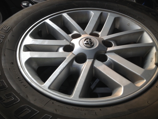 ขายล้อแม็ก vigo champ 17 ป้ายแดง พร้อมยาง 265 65 17 ปี 11