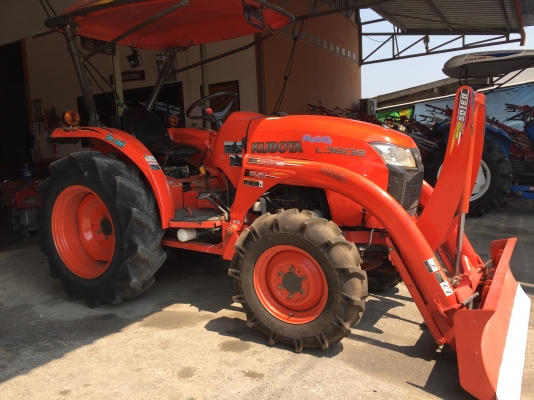 ขายรถไถคูโบต้า L3608 พร้อม อุปกรณ์ ใบมีดคานบน และผานพรวน. รถสภาพสวยพร้อมใช้งาน. รถใช้งานในไร่ค่ะ. ขายๆราคา298000 บาทสนใจโทร081-9136451. หรือทาง line bow6451 ขอดูภาพเพิ่มเติมได้ค่ะ. #มีบริการจัดส่งให้ฟรีทั่วประเทศ