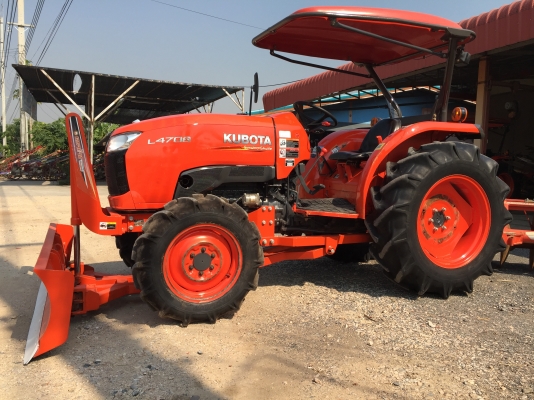 . ขายๆรถไถคูโบต้า L4708 แรงม้า. พร้อมอุปกรณ๋. ใบมีดดันดินหน้าและผานพรวนตราช้าง. สวยๆ#รถสภาพดีสวยมาก  ขายราคา 398000 บาท. สนใจโทร 081-9136451. 0875266011. หรือทางline bow6451. ขอดูภาพเพิ่มเติมได้ค่ะ. มาทดลองขับได้นะค่ะ. ที่จ. กำแพงเพชร. #มีบริการจัดส่งฟรีท