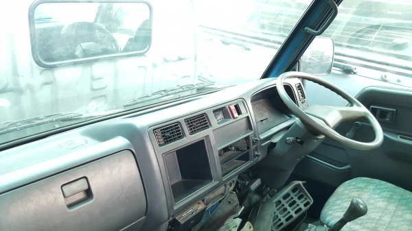 ขายหัวเก๋ง โตโยต้า ไดน่า 2 ใบปัด การ์ตูนสภาพสวย